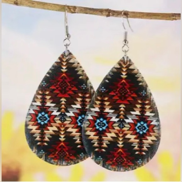 NIP Boho Multicolor Earrings - Picture 2 of 3